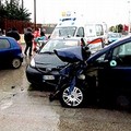 Trani, violento incidente frontale su via Barletta