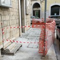 Lavori stradali, in corso la riparazione dei marciapiedi del centro