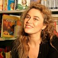 Lory Del Santo a Trani ha presentato il suo ultimo libro