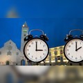 Cambio dell’ora: da stanotte torna l’ora solare, lancette indietro di un’ora