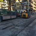 Lavori per il nuovo asfalto in piazza Dante e corso Italia