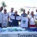 A 90 anni attraversa a nuoto lo Stretto di Messina: l’impresa di Sabino Giuliano