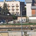 Incursioni al campo Bovio attraversando i binari: giochi troppo pericolosi