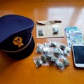 Detenzione e spaccio di sostanze stupefacenti, arrestato un 20enne tranese