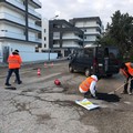 Strade, i cantieri sociali continuano a colmare buche