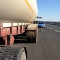 Tir contenente gas in panne sulla statale 16 bis: panico