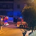 Era in ospedale, ma i parenti non lo sapevano: intervento dei vigili del fuoco per entrare nell'appartemento