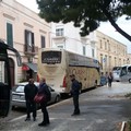 Caos bus in piazza Gradenico, ma non si salva nemmeno piazza Plebiscito
