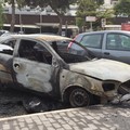 Tre auto incendiate nella notte