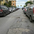 Buche e manto stradale disastrato: ecco via Rovigno e via Parenzo