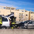 Incidente sulla 16bis, due auto coinvolte e due feriti