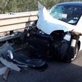 Auto finisce contro trattore sulla 16bis per schivare un sorpasso: incidente all'altezza di Trani-Boccadoro