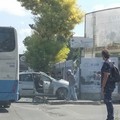 Non rispetta la precedenza, incidente all'incrocio di viale de Gemmis: ferito il conducente dell'auto