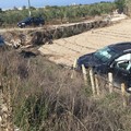 Scontro sulla Trani-Barletta, un'auto finisce fuori strada: tre feriti