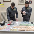 Controlli antidroga a Trani: arrestato un uomo, nascondeva quasi un chilo di cocaina