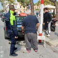Trani, blitz della Polizia Locale: sequestrato pesce venduto abusivamente in Piazza Gradenico