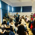 Viaggio al Cern, gli studenti del Comprensivo di Trani incontrano la scienziata Lucia Silvestris