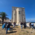 Dai banchi alla strada: gli studenti del De Sanctis ripuliscono Trani