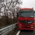 Camion in avaria, disagi sulla 16bis all'uscita Trani Sud