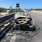 Auto in fiamme sulla 16 bis tra Trani e Bisceglie: traffico in tilt per ore