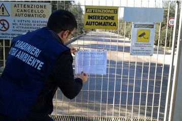 Carabinieri, sequestrata la discarica di Trani: 16 indagati