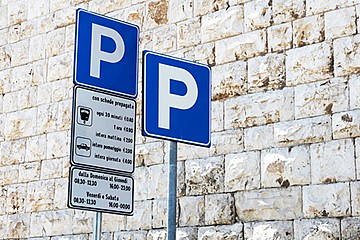 Cartelli parcheggi a pagamento