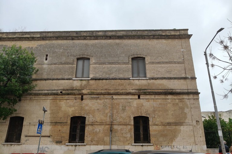 Ex Casa di Riposo, scatta l'inagibilità per l'ala su via delle Tufare. <span>Foto Tonino Lacalamita</span>