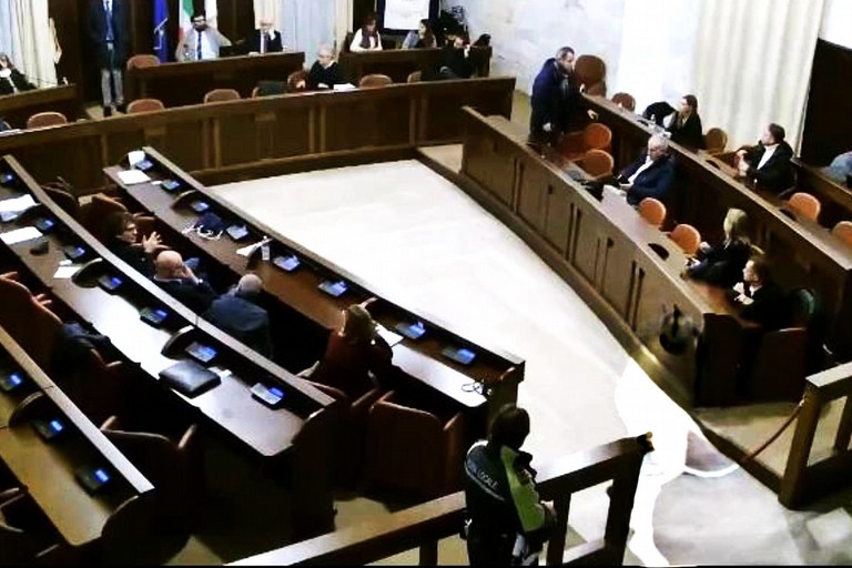 Consiglio Comunale saltato: giochi di potere a danno della città