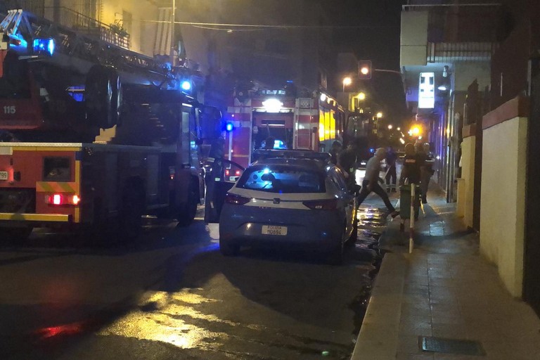Incendio, Polizia, Vigili del fuoco