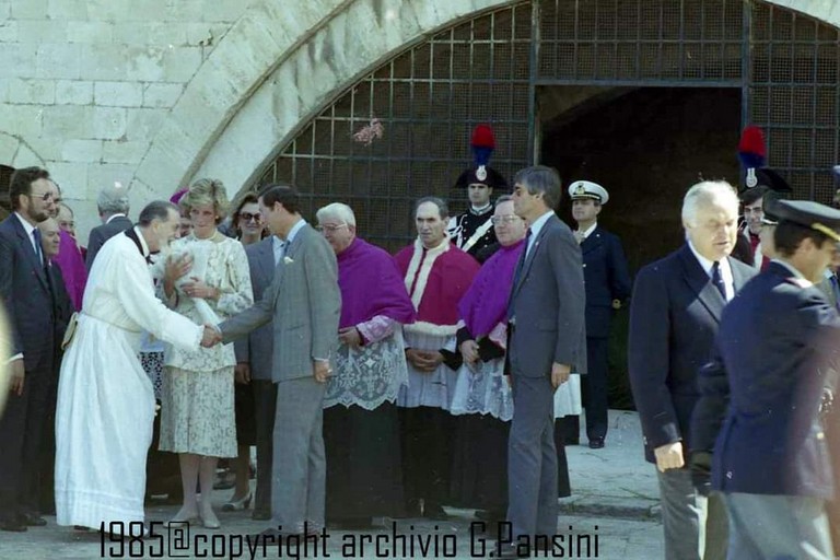 La visita a Trani di Lady Diana e del principe Carlo nelle foto di Giovanni Pansini