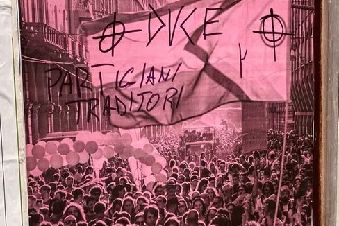 Manifesti imbrattati