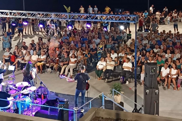 Ferragosto Italiano - Largo Berlinguer (Trani)