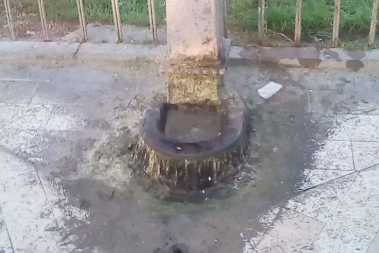 Fontana di piazza albanese dopo intervento AQP
