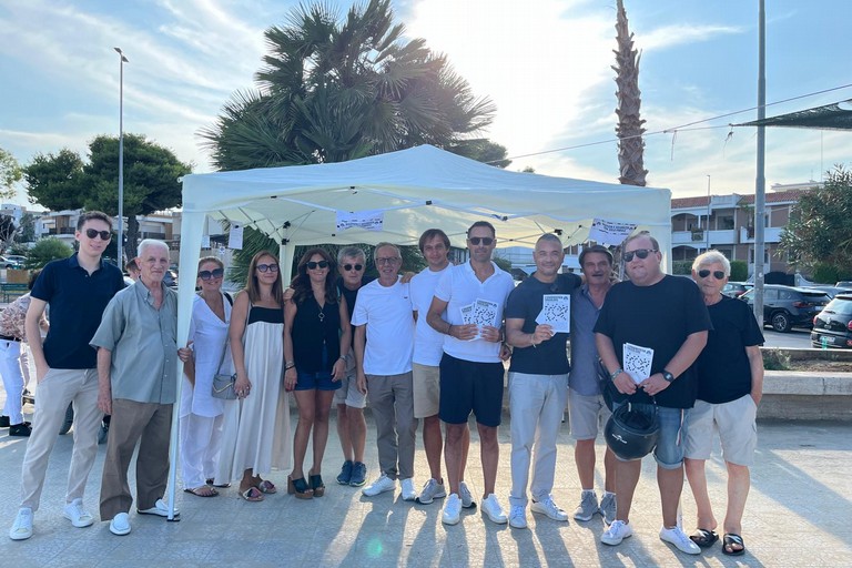 “Giustizia e sicurezza, non solo parole” sbarca a Trani in Piazza Marinai d’Italia. <span>Foto Michele Straniero</span>