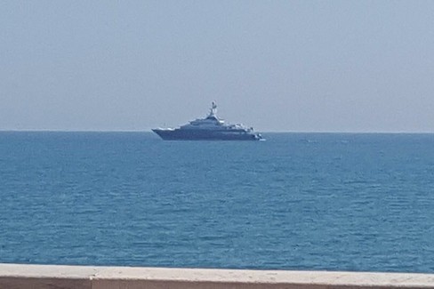 Yatch di 35 metri nel porto di Trani