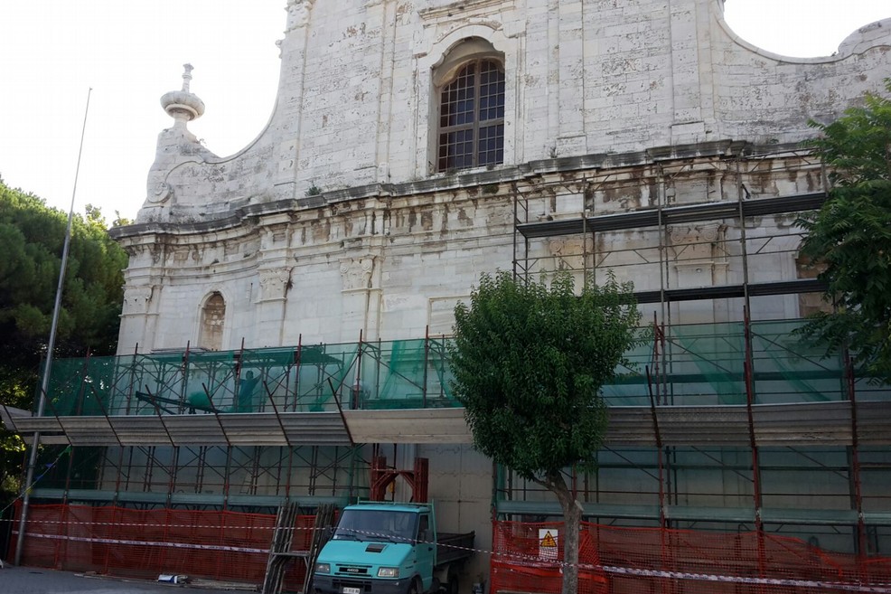Nuova impalcatura per la facciata di san Domenico