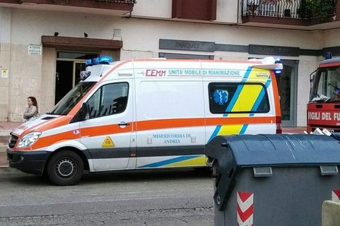 Ambulanza in via Perrone
