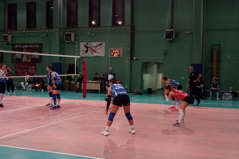 Lavinia volley