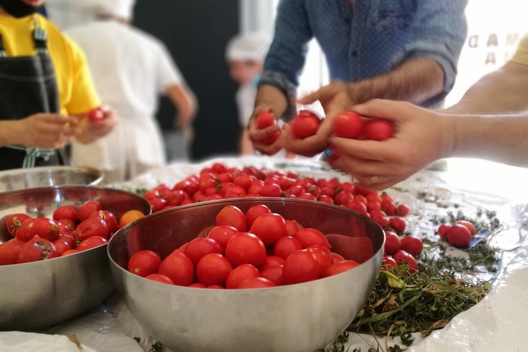 La salsa pugliese, gli alunni di Trani e Legambiente