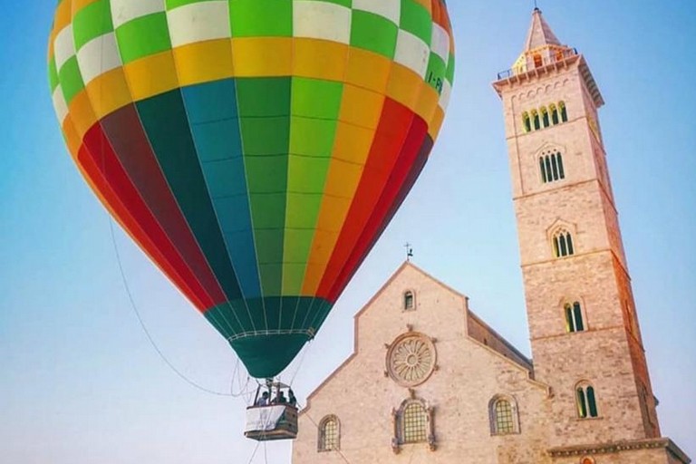 Trani in Mongolfiera