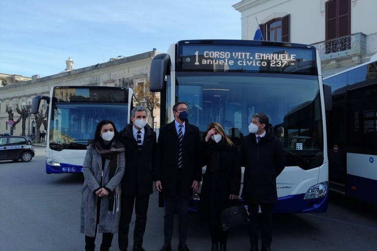 Inaugurati bus Amet