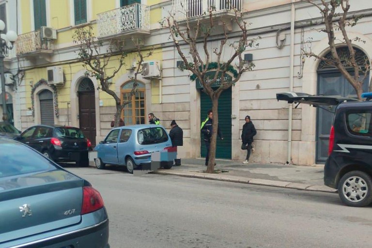auto perde controllo  Corso Vittorio Emanuele