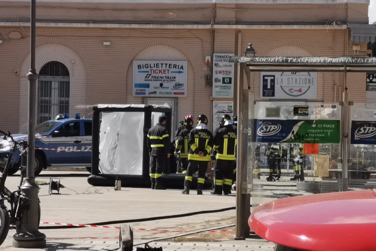 Allarme bomba a Trani, esclusa la presenza di sostanze nocive all'interno delle ampolle