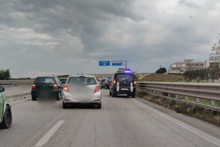 Incidente sulla SS16 bis a Trani, traffico rallentato in direzione nord