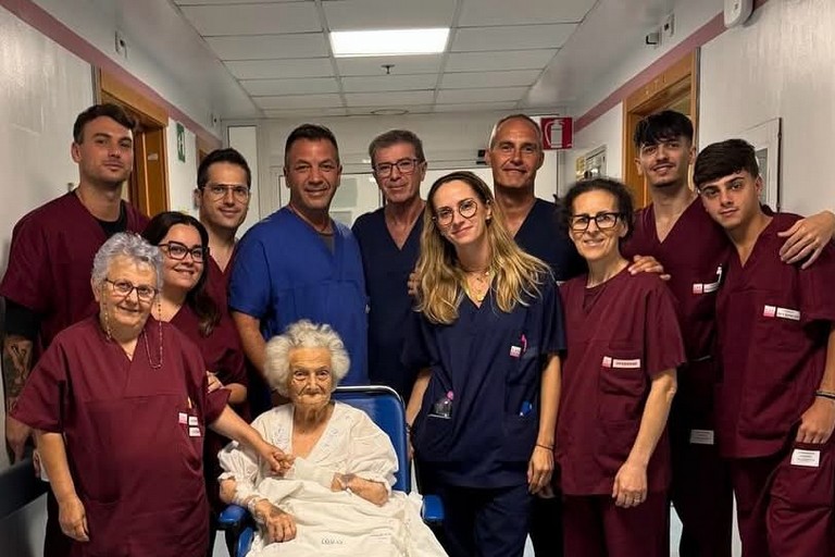 Donna operata al femore