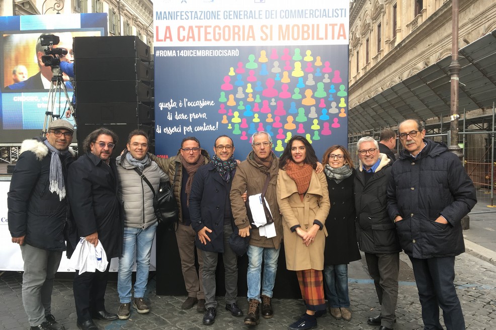 Commercialisti tranesi in protesta a Roma