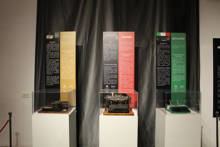 da sinistra: AEG Mignon model 22, Olivetti M20 e Lettera 22 tricolore. <span>Foto Adriana Fabrizio</span>