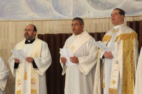 monsignor Domenico Marrone (il primo da sinistra)