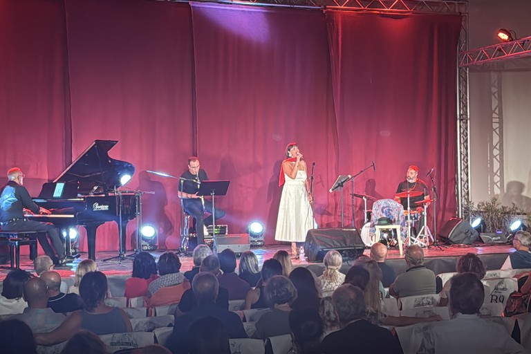 Jazz a Corte | L’universo femminile riletto in jazz: successo del concerto-racconto “InCanto di Donne” a Palazzo Beltrani