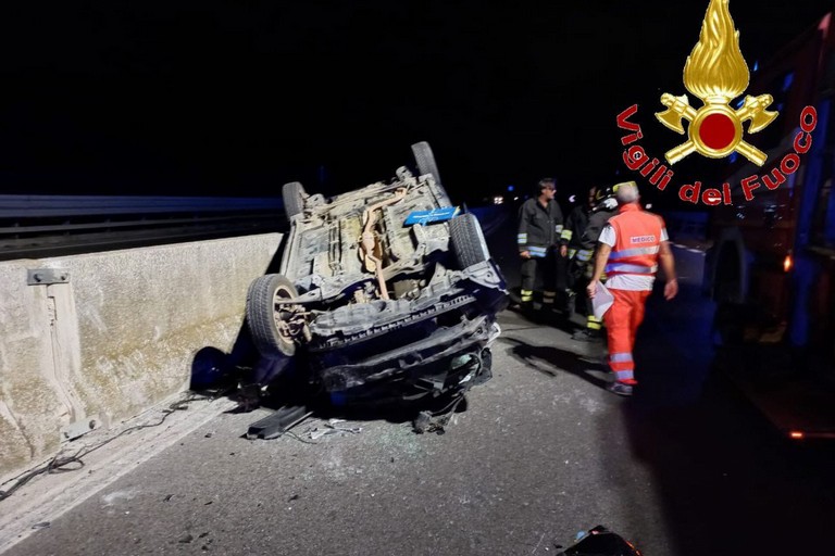 Tragico incidente sulla strada Statale 16, un morto e due feriti